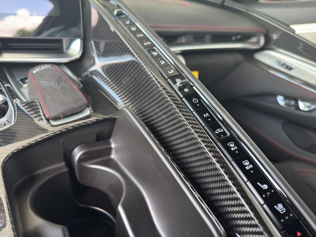 2025 Chevrolet Corvette E-Ray 3LZ photo 24