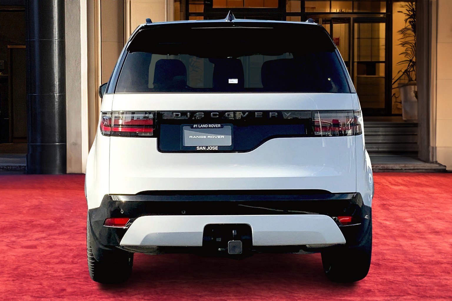2025 Land Rover Discovery SE photo 2