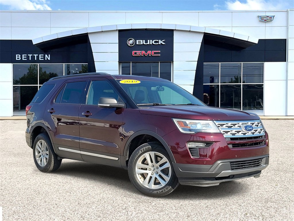 2019 Ford Explorer XLT photo 2