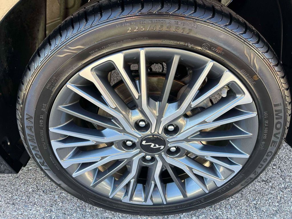 2022 Kia Forte GT-Line photo 32