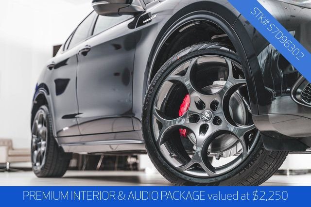 2025 Alfa Romeo Stelvio Sprint Base photo 2