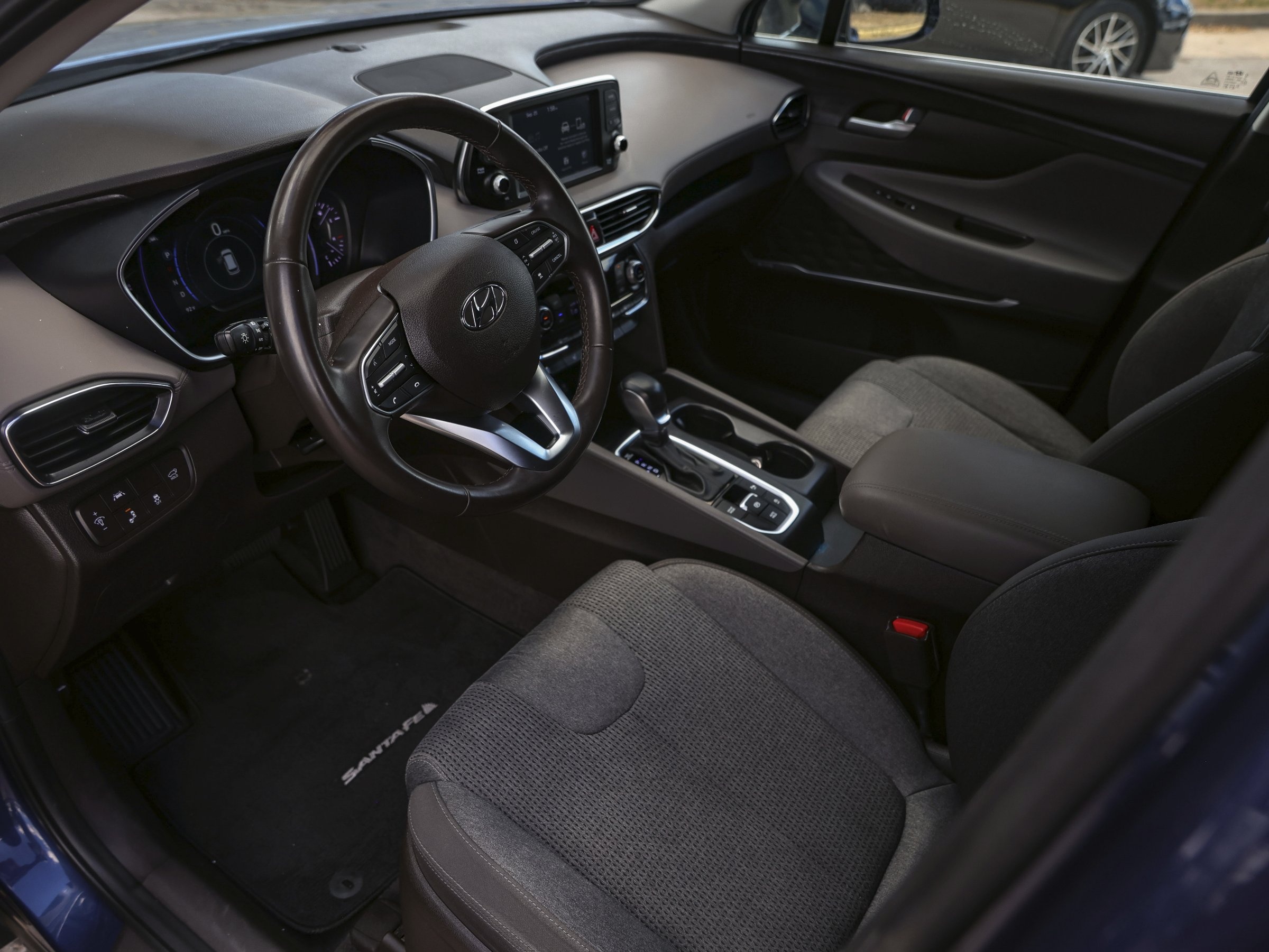 2020 Hyundai Santa Fe SEL photo 12