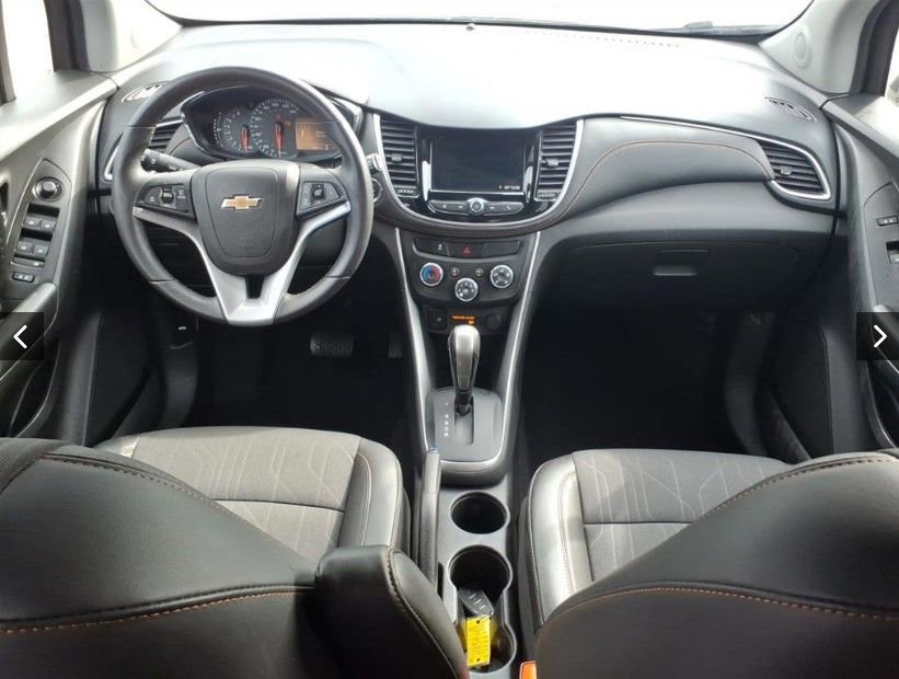 2022 Chevrolet Trax LT photo 2