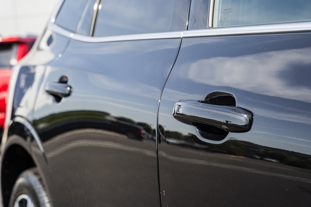 2023 Volvo XC60 Plus photo 13