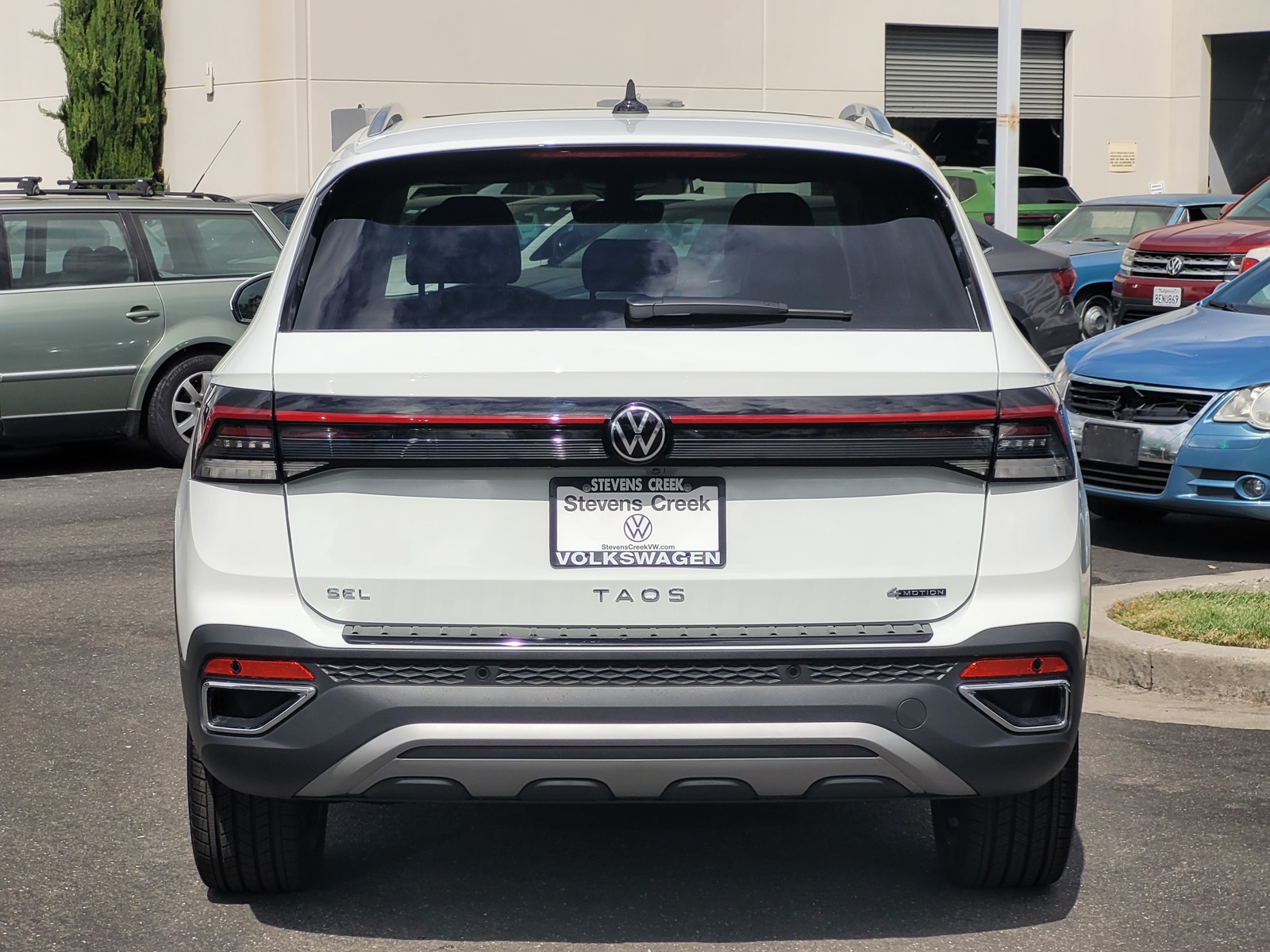 2025 Volkswagen Taos SEL photo 4