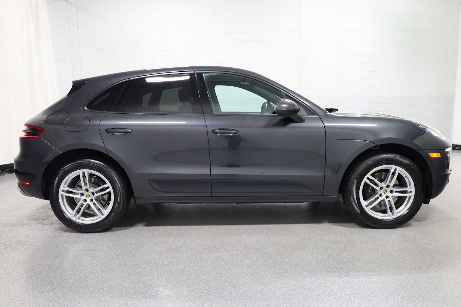 2018 Porsche Macan photo 9
