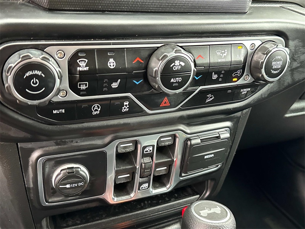 2021 Jeep Wrangler Unlimited Sahara photo 19