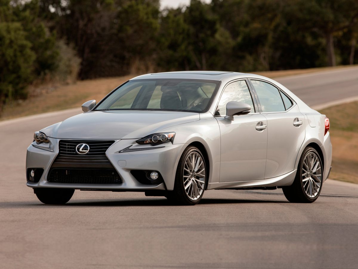 2015 Lexus IS Crafted Line's photo