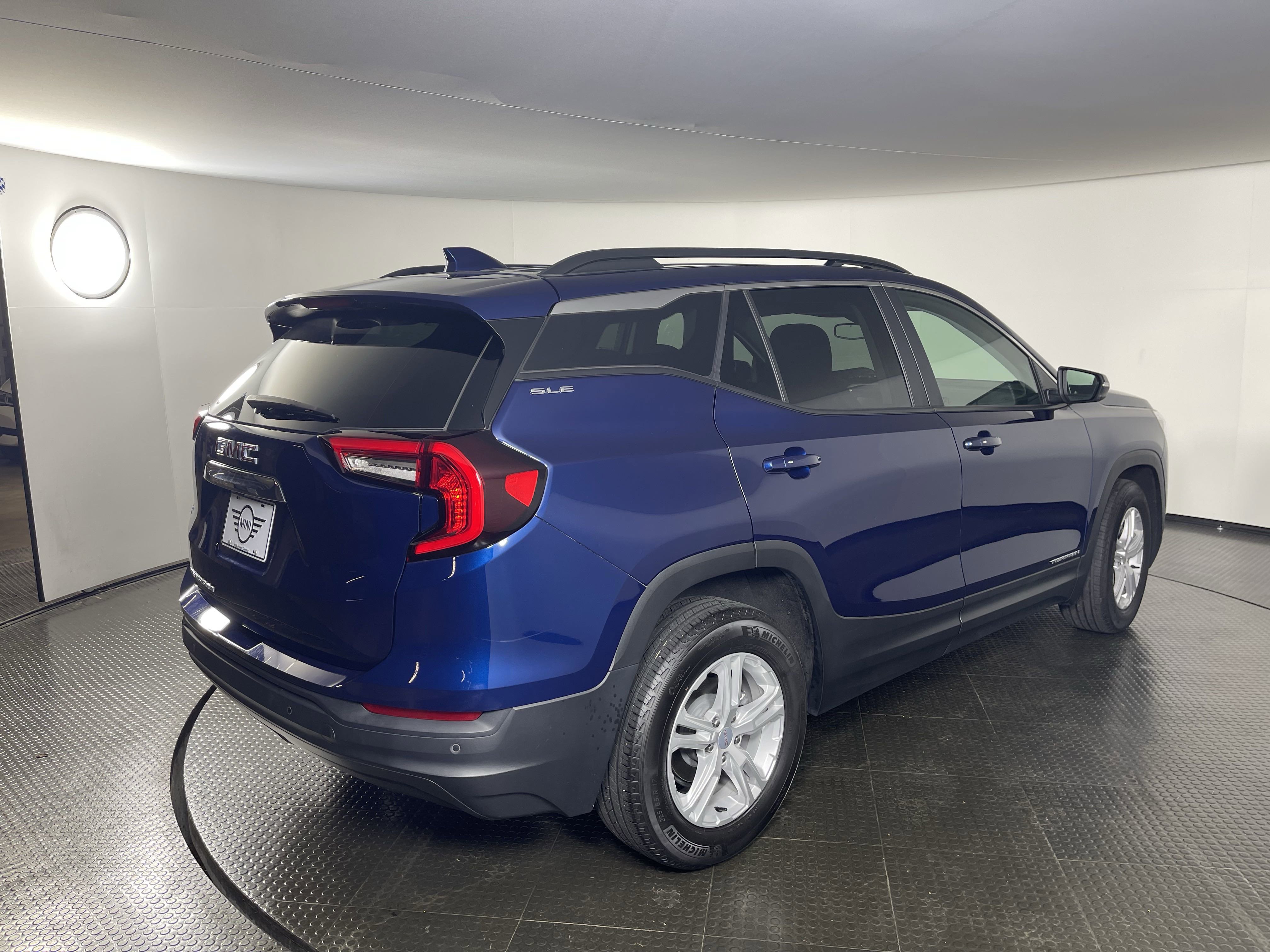 2023 Gmc Terrain SLE photo 4