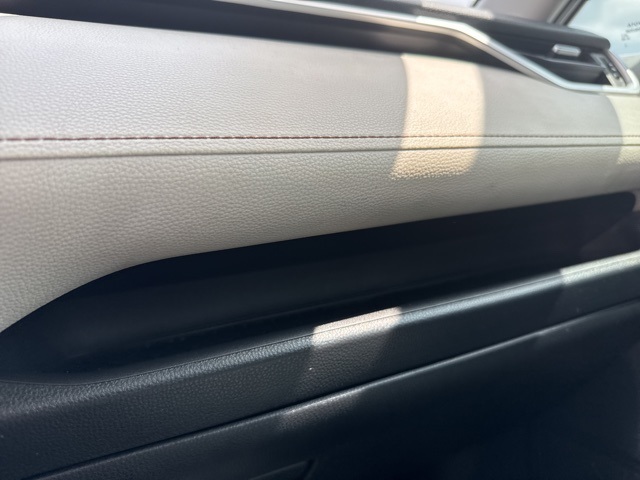 2019 Toyota RAV4 XLE Premium photo 28