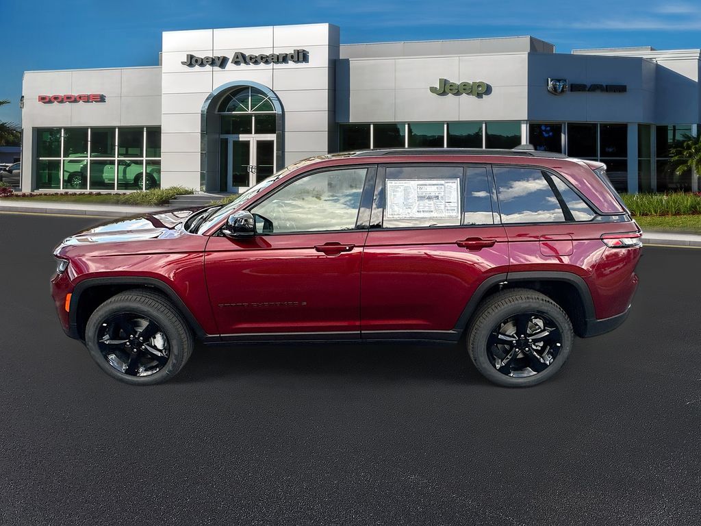 2025 Jeep Grand Cherokee Limited photo 2