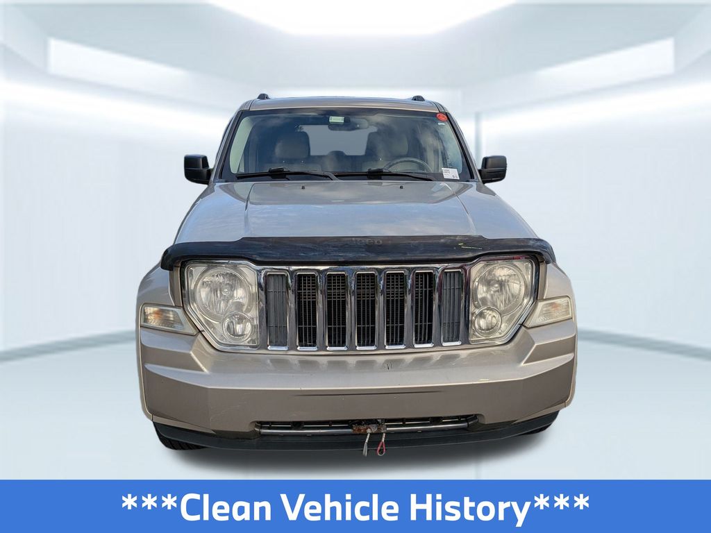 2010 Jeep Liberty Limited photo 2