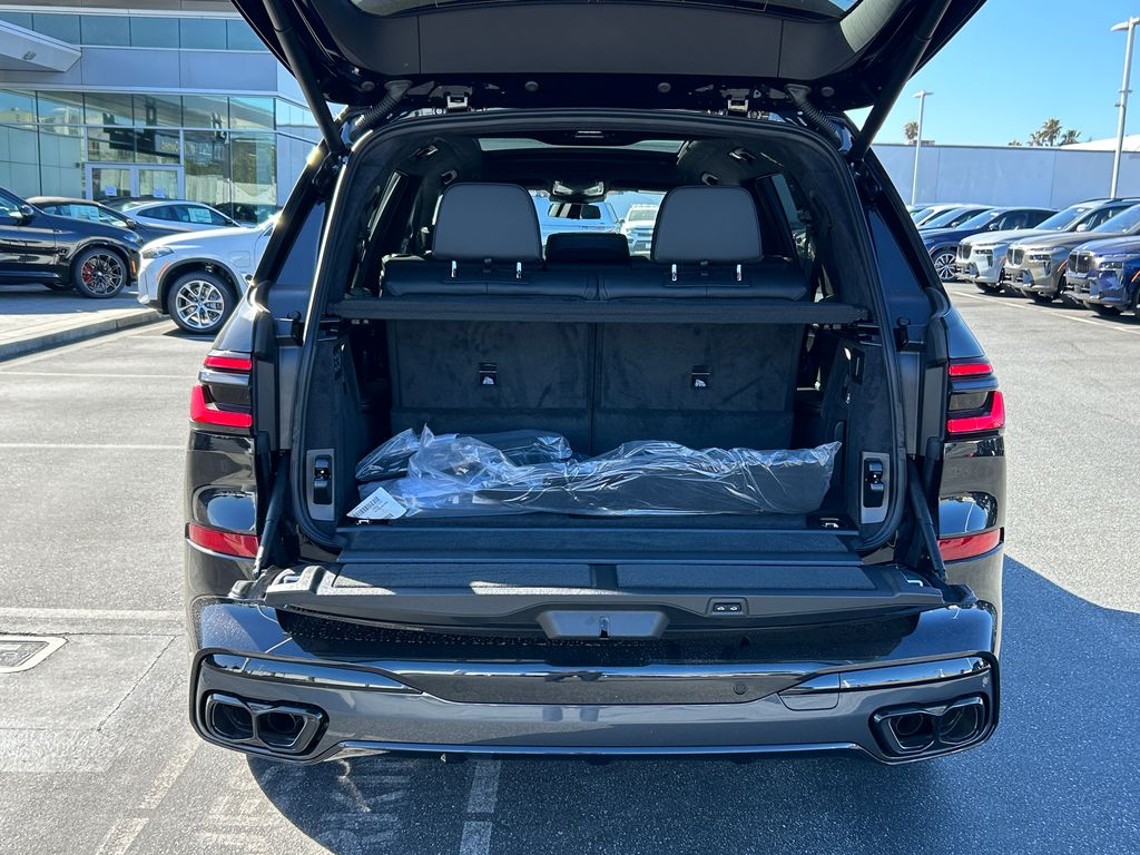 2026 Bmw X7 M60i photo 36