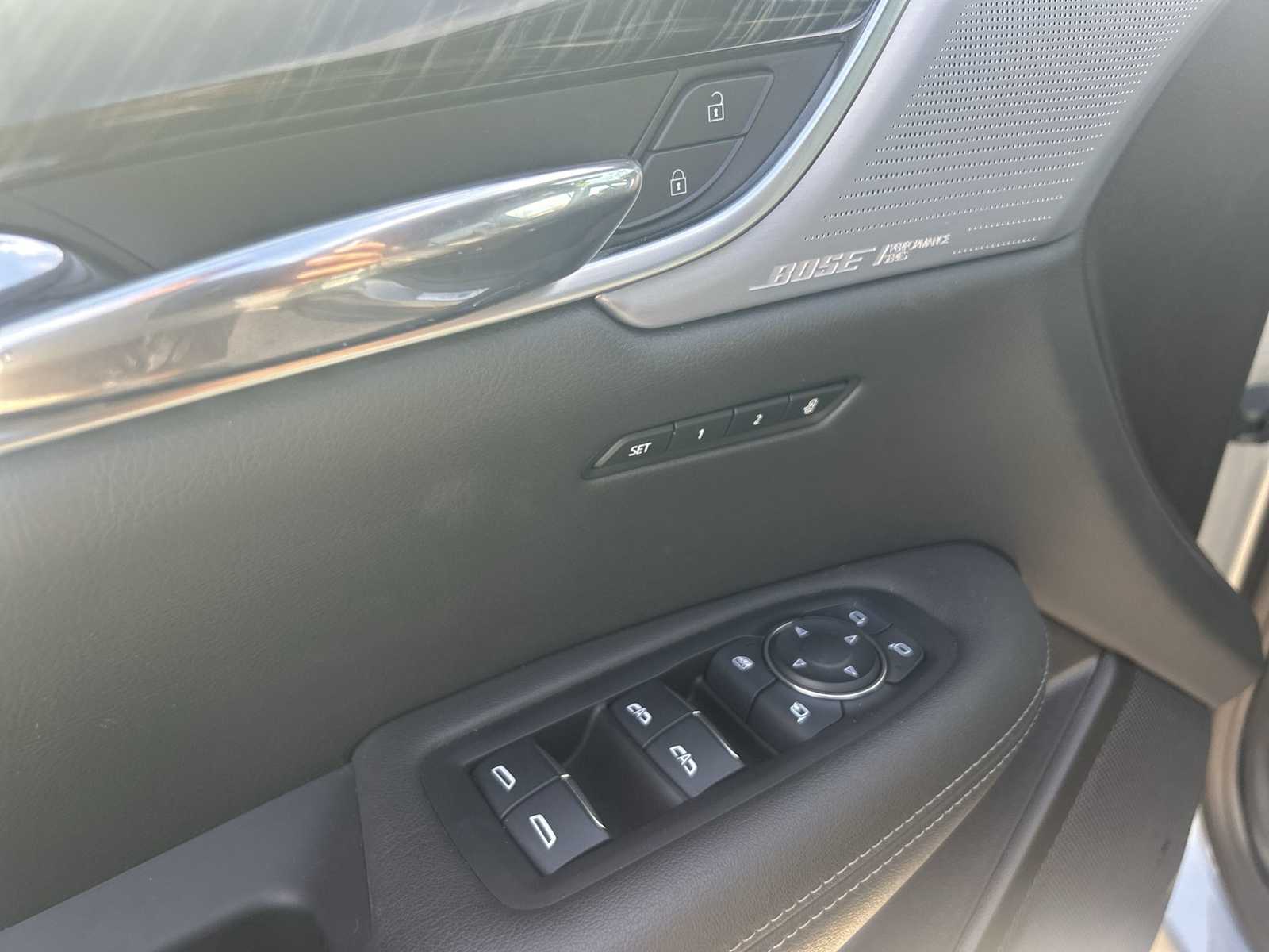 2025 Cadillac XT6 Premium Luxury photo 24