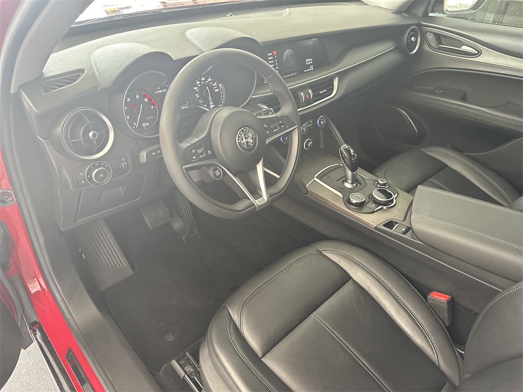2018 Alfa Romeo Stelvio Ti photo 12