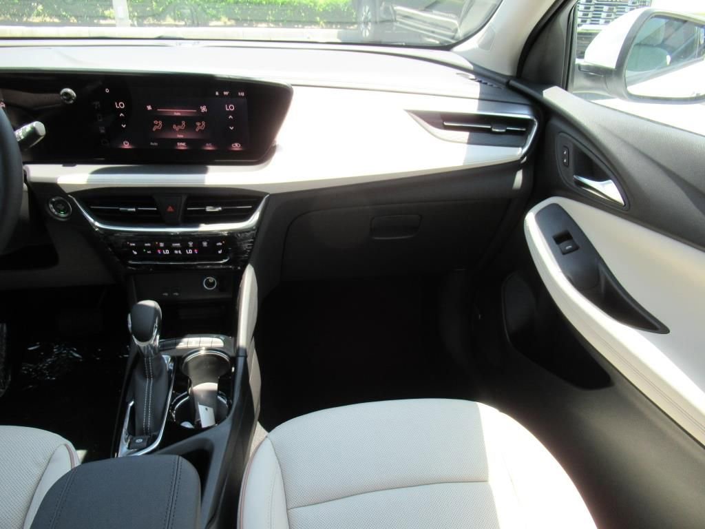 2026 Buick Encore GX Avenir photo 13