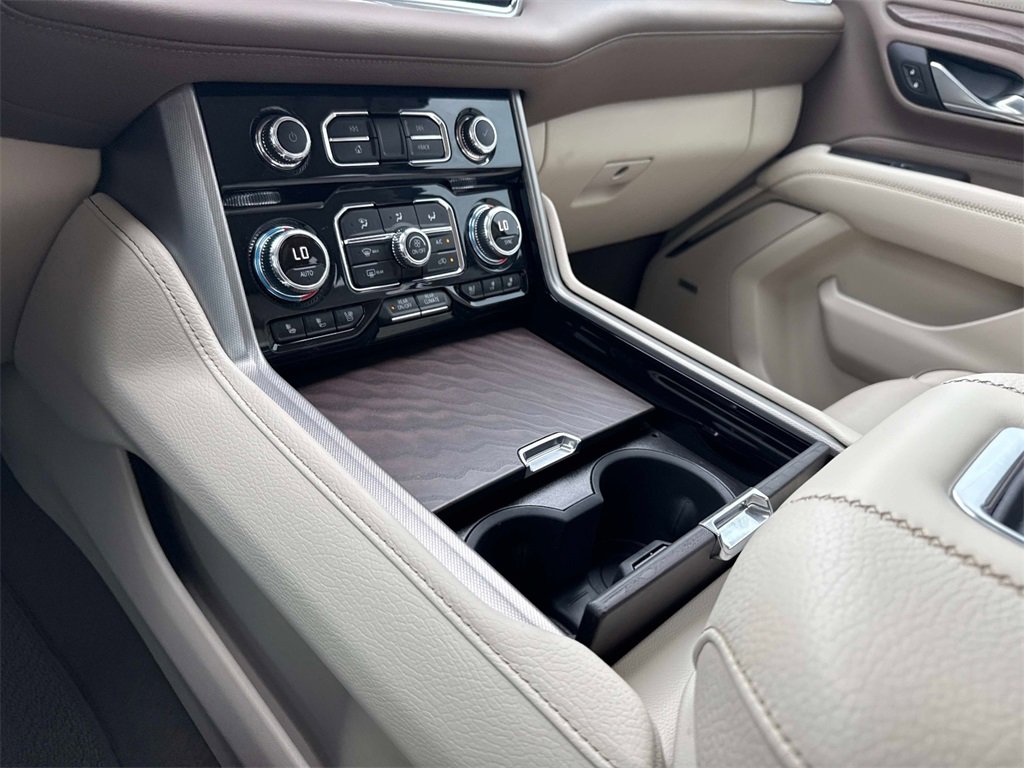 2024 Gmc Yukon Denali photo 29