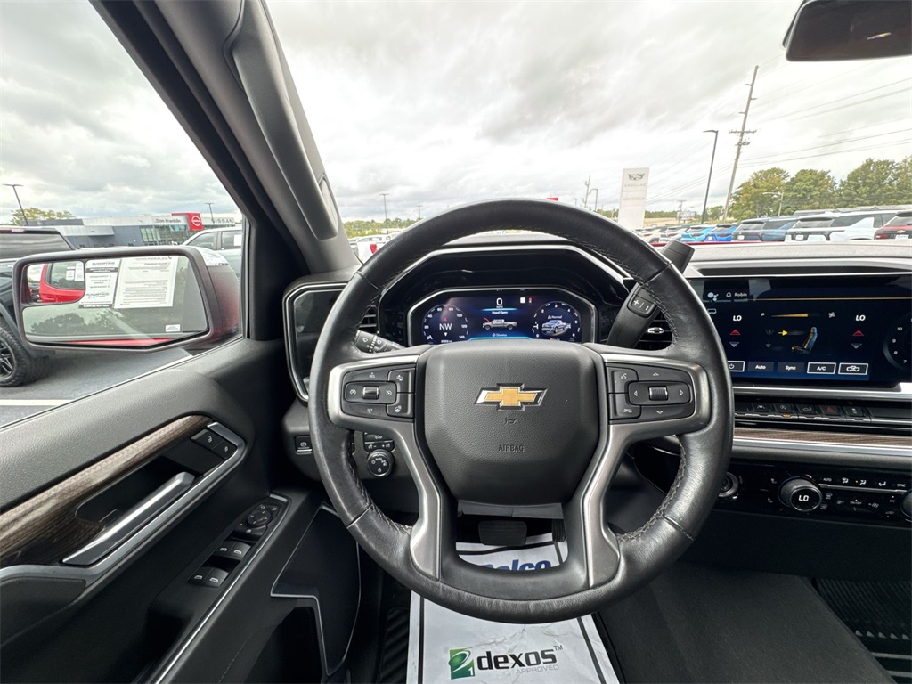 2022 Chevrolet Silverado 1500 LT photo 14