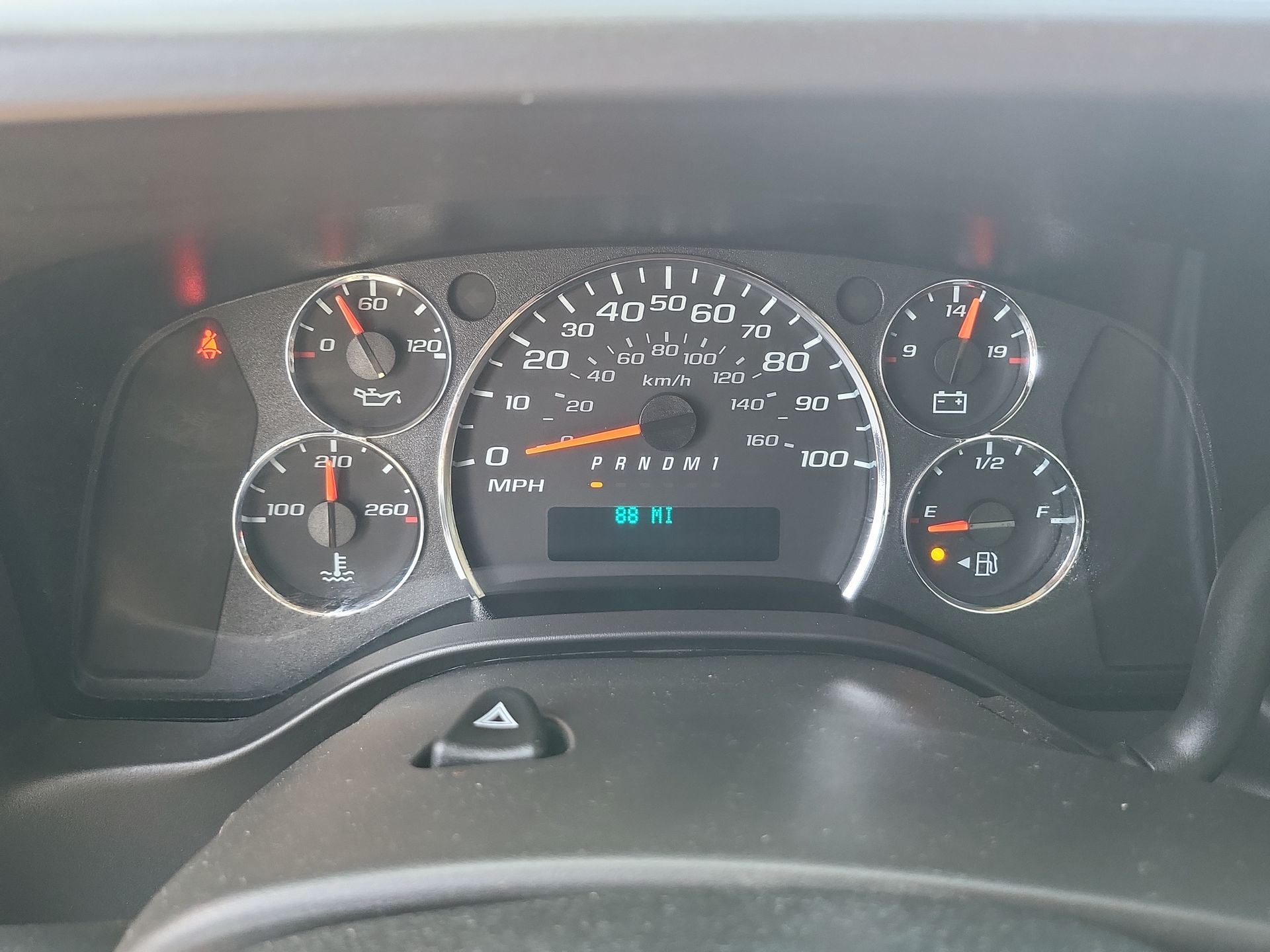 2024 Chevrolet Express Cutaway 3500 photo 3