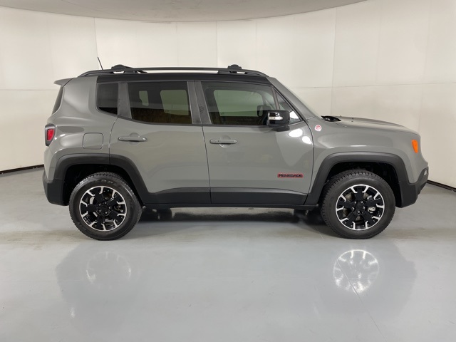 2023 Jeep Renegade Trailhawk photo 9