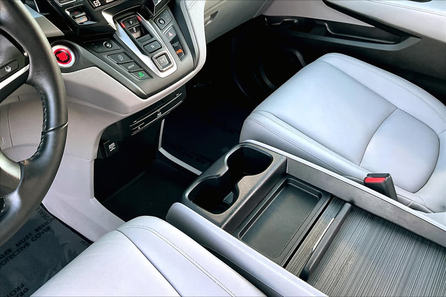 2019 Honda Odyssey Touring photo 16