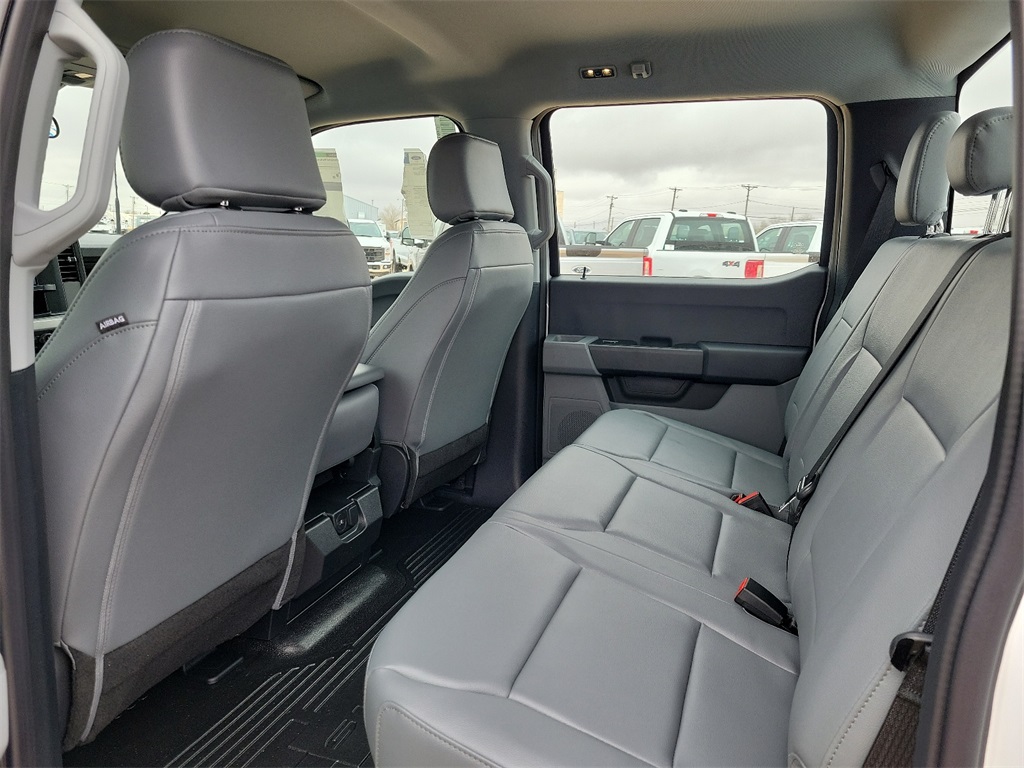 2025 Ford F-350 photo 16