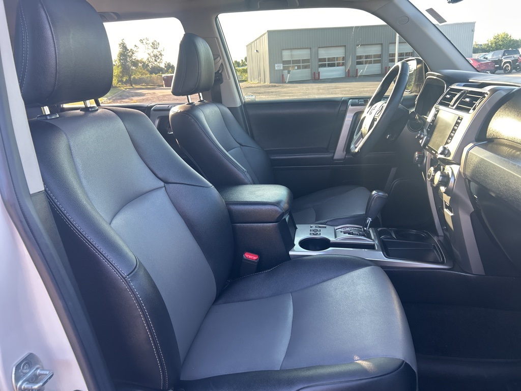 2021 Toyota 4Runner SR5 Premium photo 18