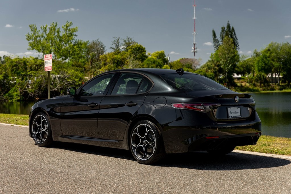 2025 Alfa Romeo Giulia Base photo 5
