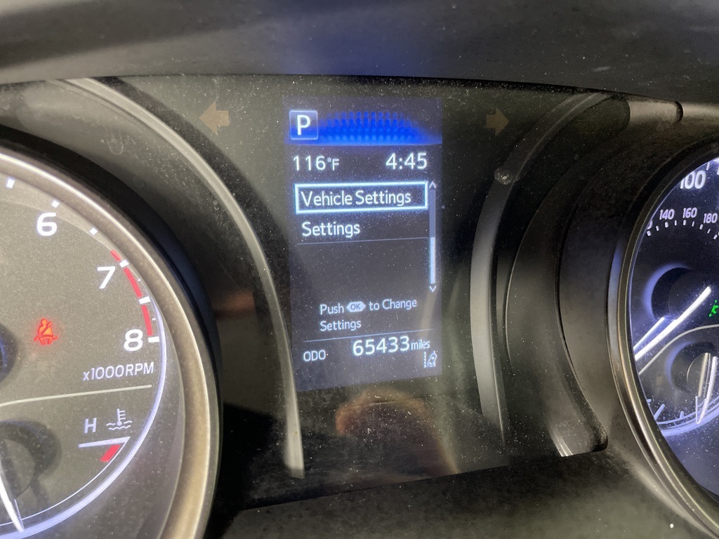 2023 Toyota Camry SE photo 19