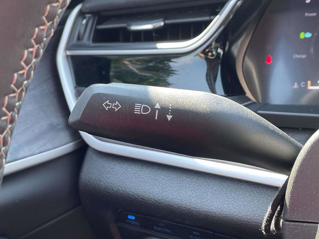2023 Jeep Cherokee Base photo 28