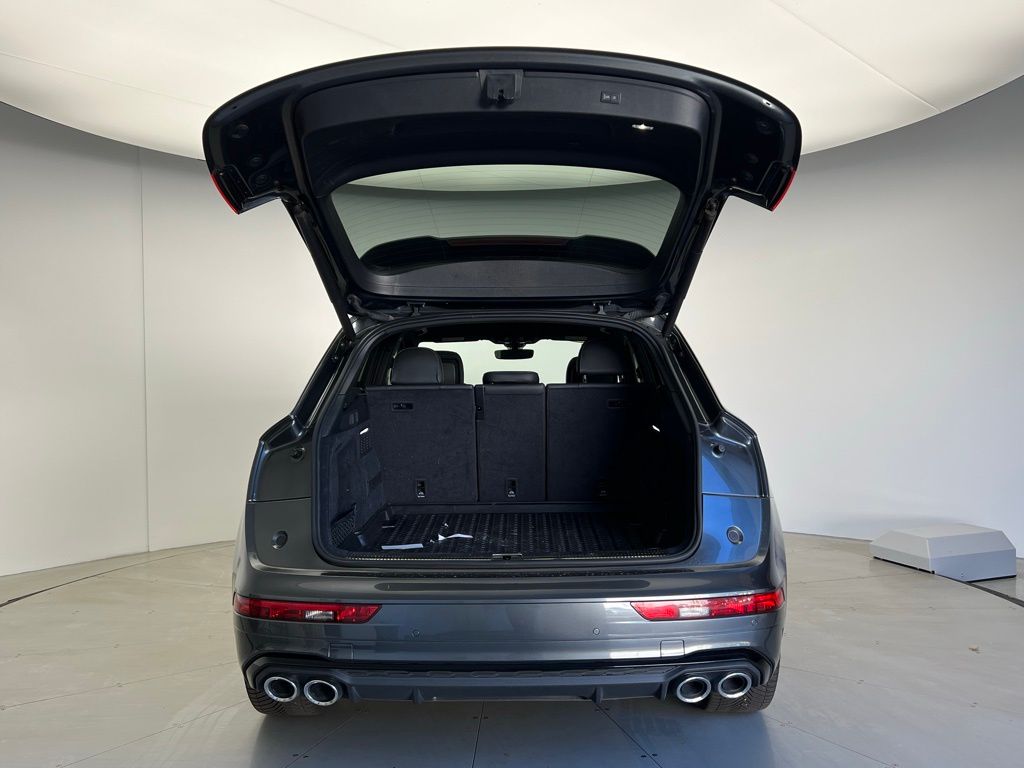 2021 Audi SQ5 Prestige photo 3
