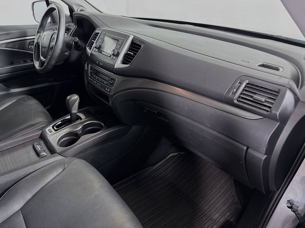 2019 Honda Ridgeline RTL photo 27