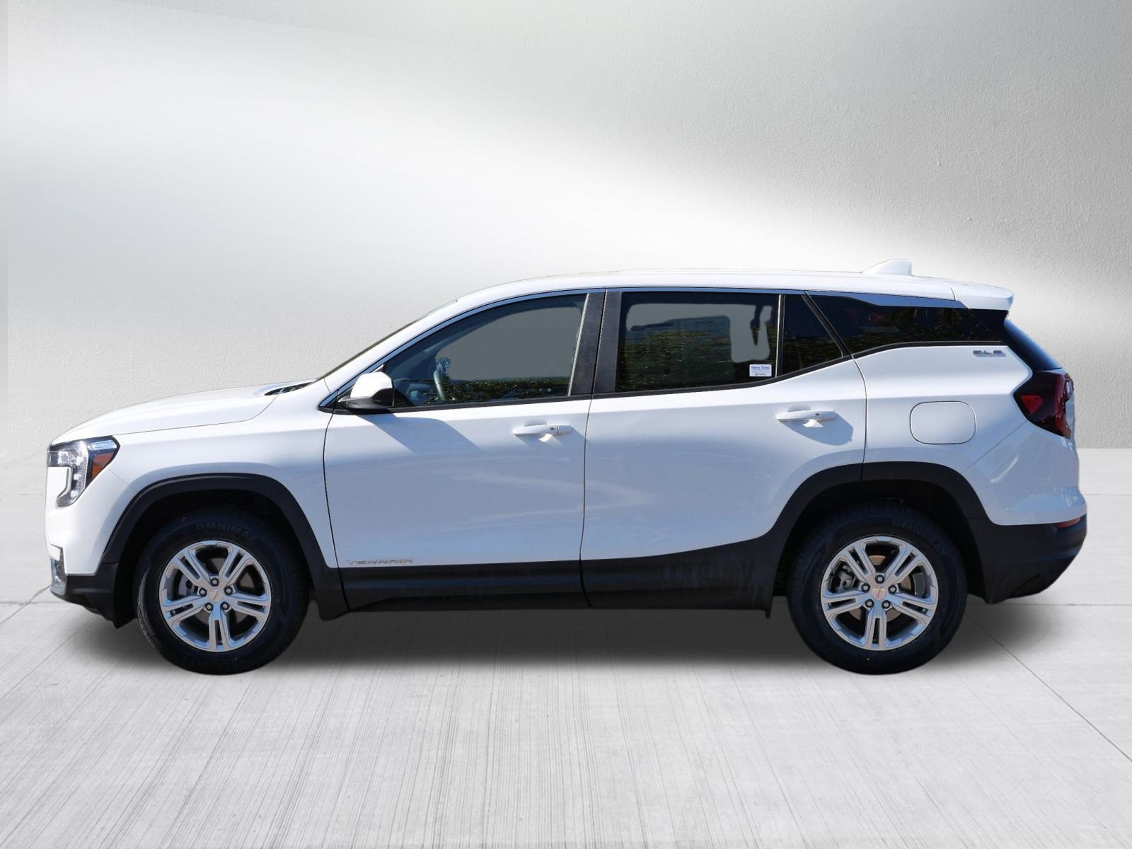 2024 Gmc Terrain SLE photo 3