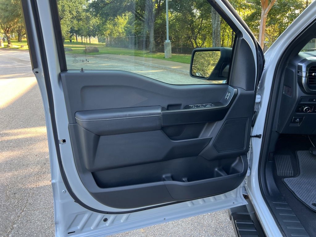 2025 Ford F-150 STX photo 9