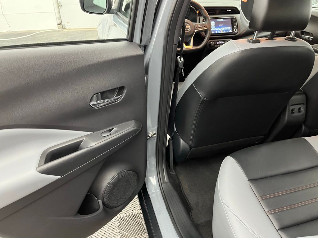 2023 Nissan Kicks SR photo 24