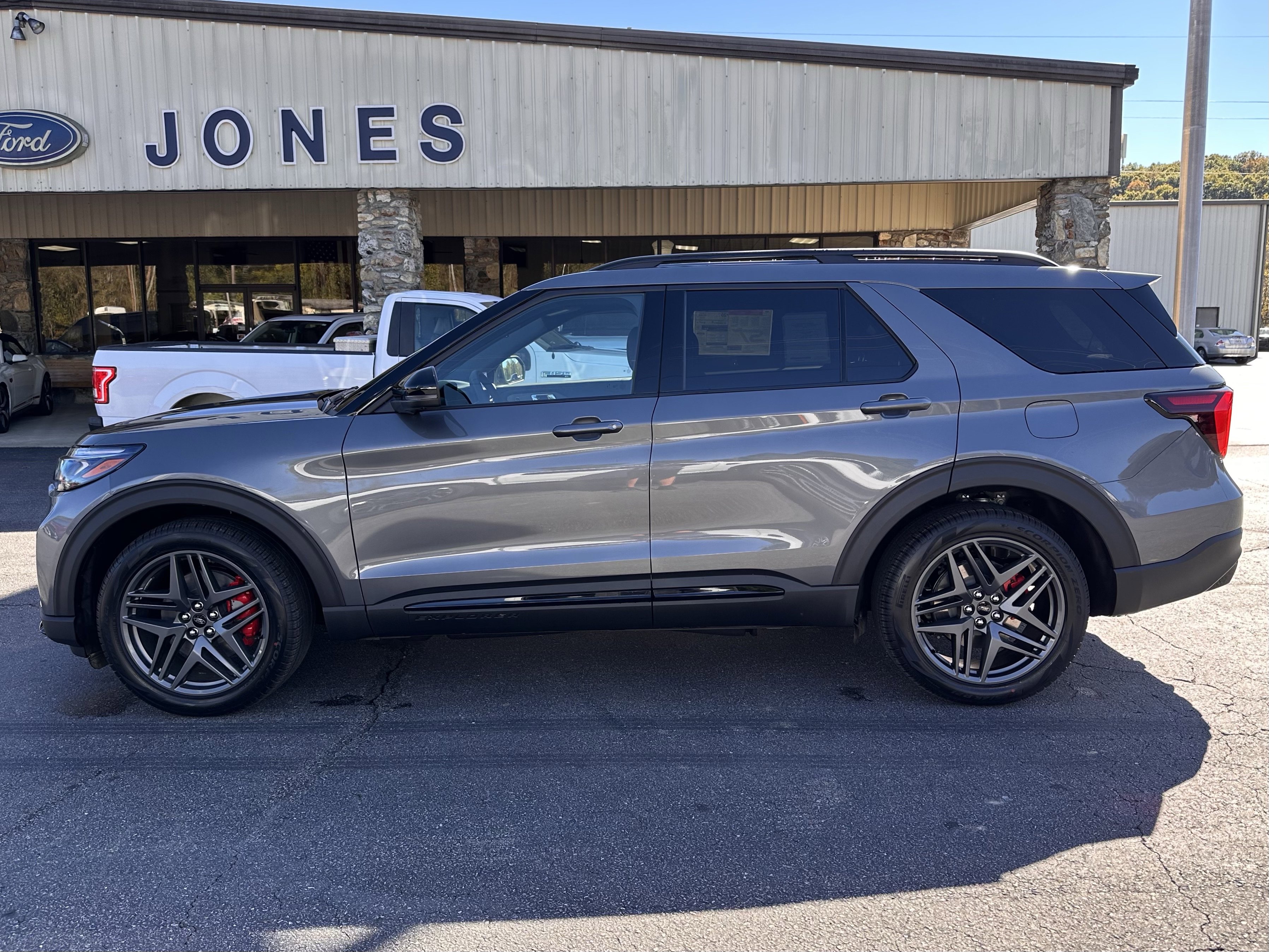 2026 Ford Explorer ST's photo
