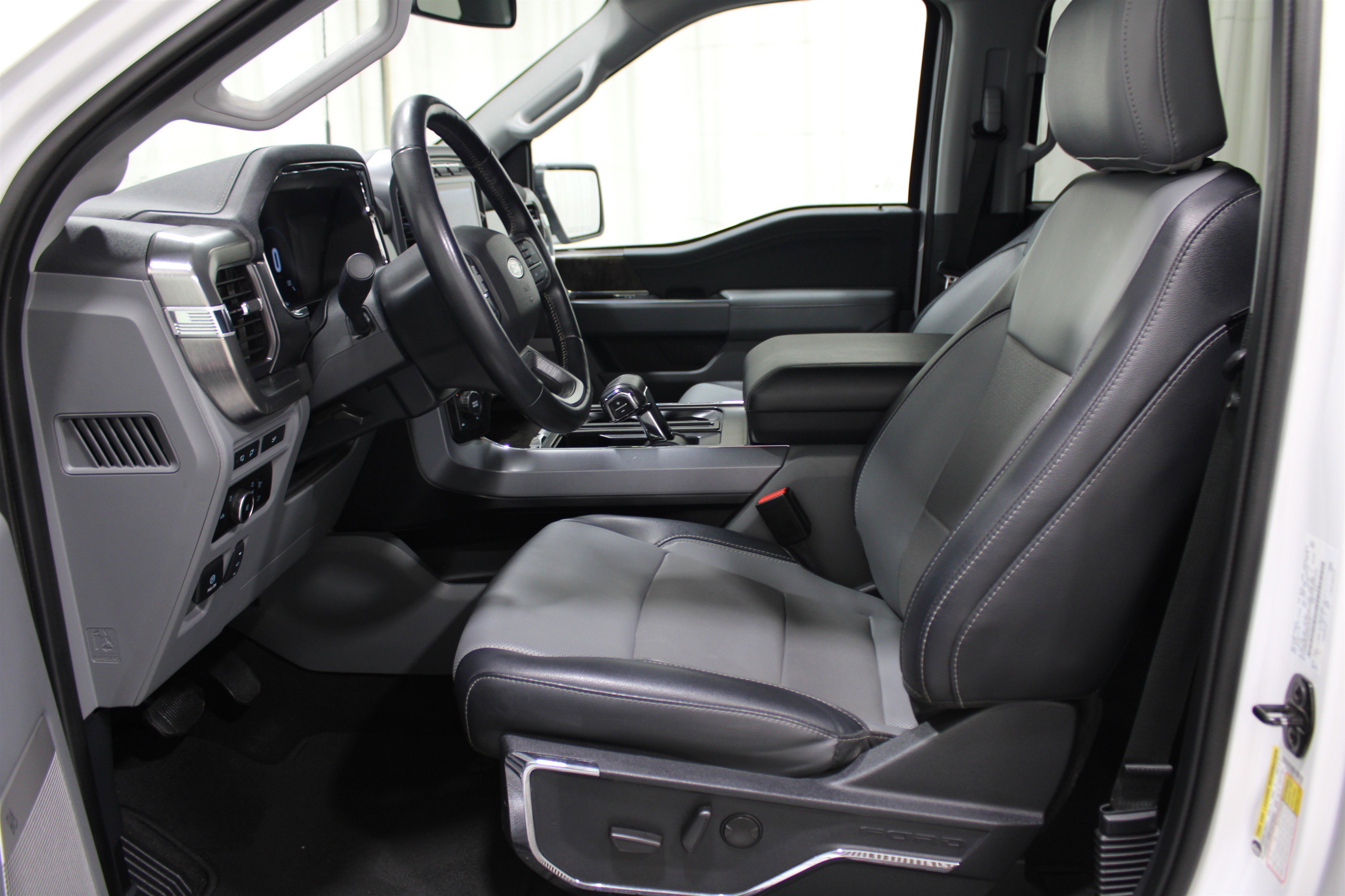 2023 Ford F-150 Lariat photo 3