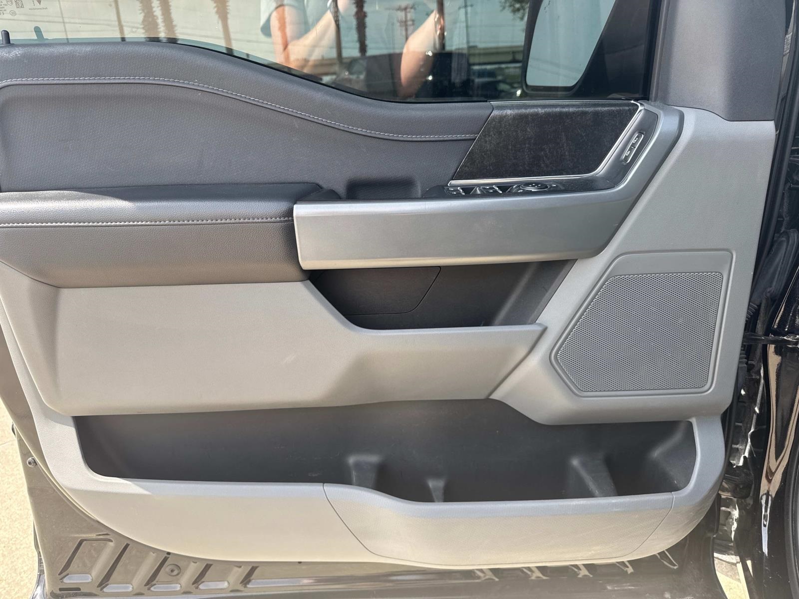 2023 Ford F-150 XLT photo 17