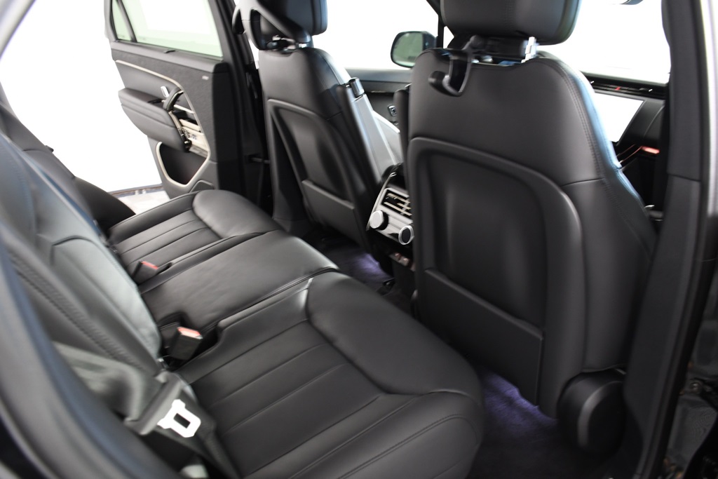2025 Land Rover Range Rover Sport SE photo 21
