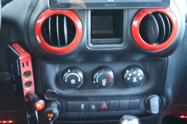 2015 Jeep Wrangler Unlimited Willys Wheeler photo 13
