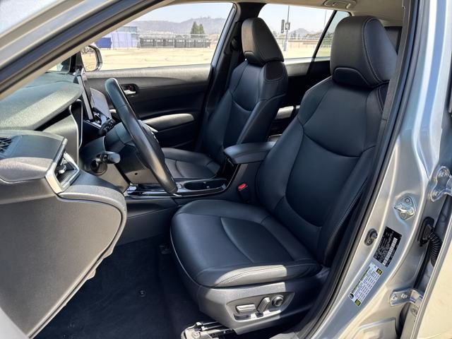 2023 Toyota Corolla Cross XLE photo 4