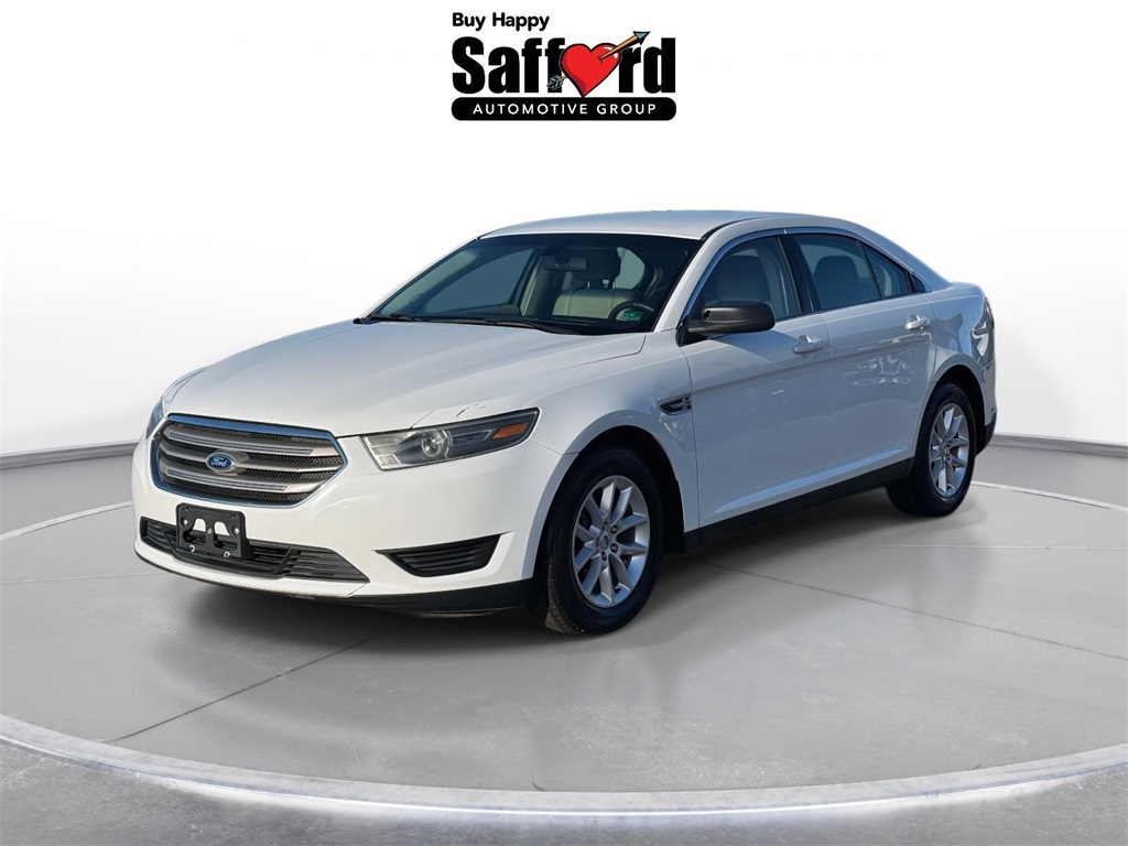 2015 Ford Taurus SE's photo