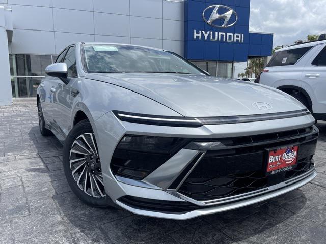 2025 Hyundai Sonata Hybrid SEL's photo
