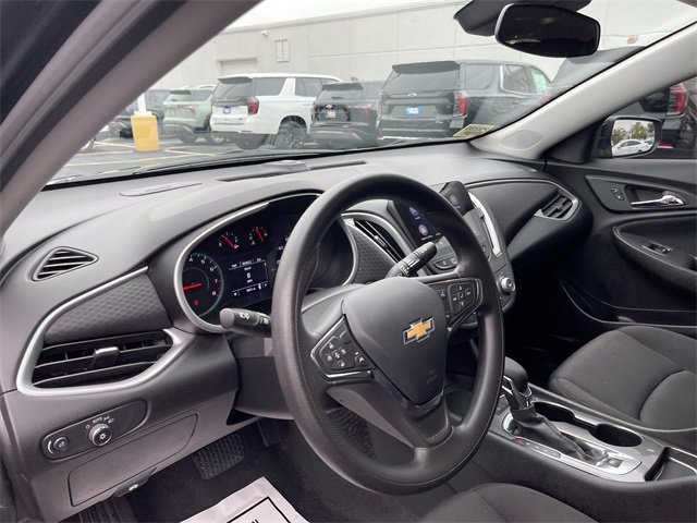 2024 Chevrolet Malibu photo 3