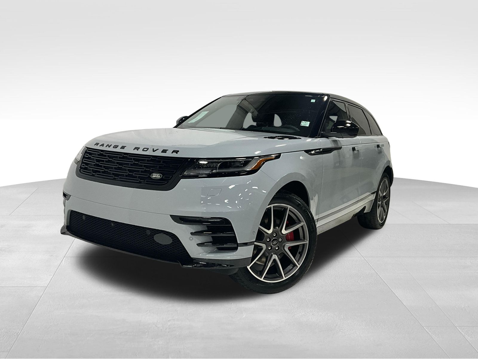 New 2025 Land Rover Range Rover Velar Dynamic SE 4 Door in Des Moines 