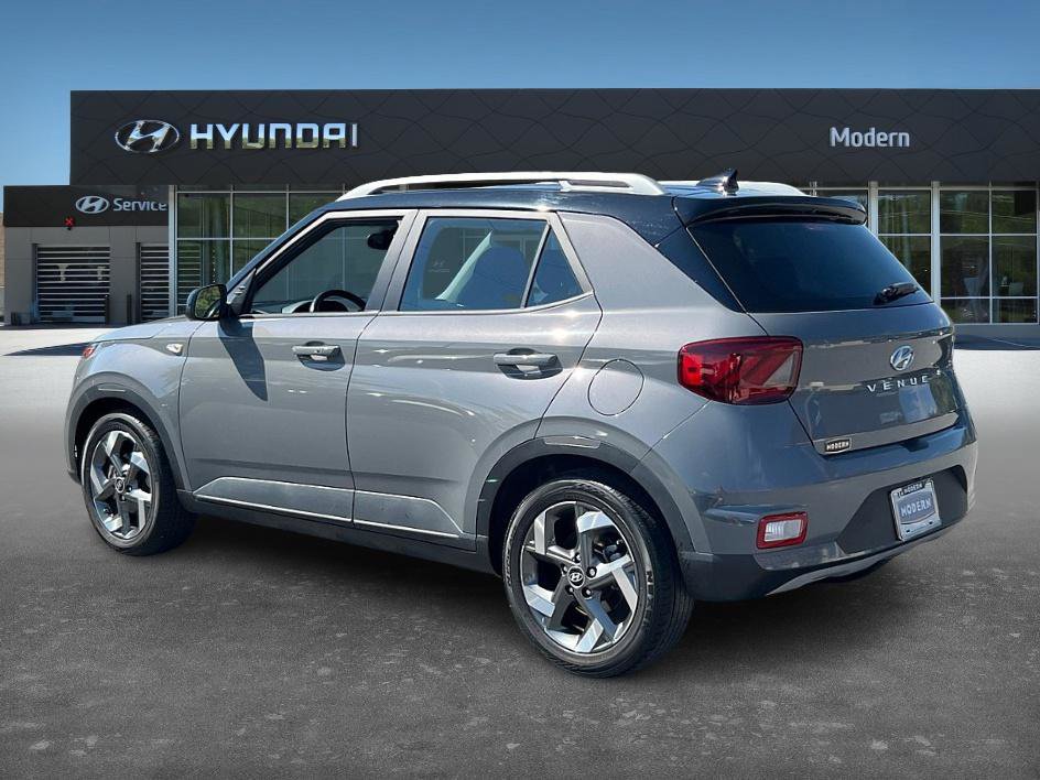 2022 Hyundai Venue SEL Limited photo 4