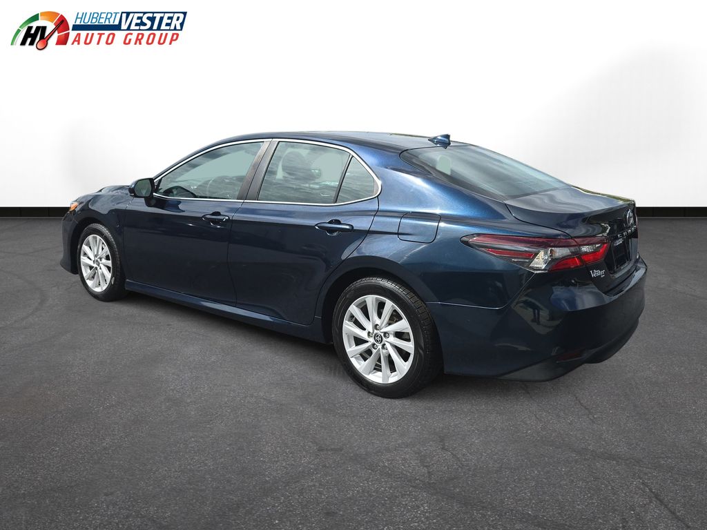 2021 Toyota Camry LE photo 8