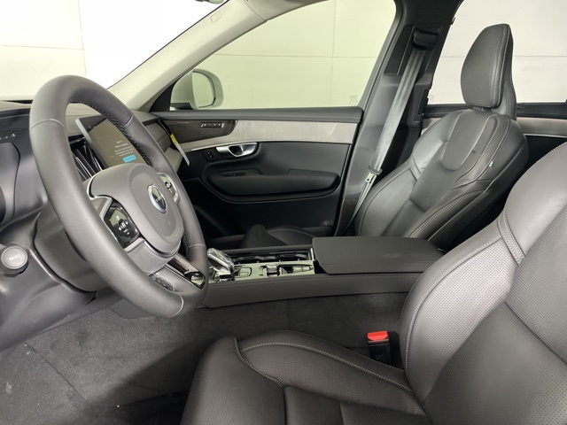 2025 Volvo XC90 T8 photo 20