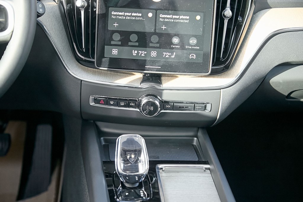 2026 VOLVO XC60 - Image 26