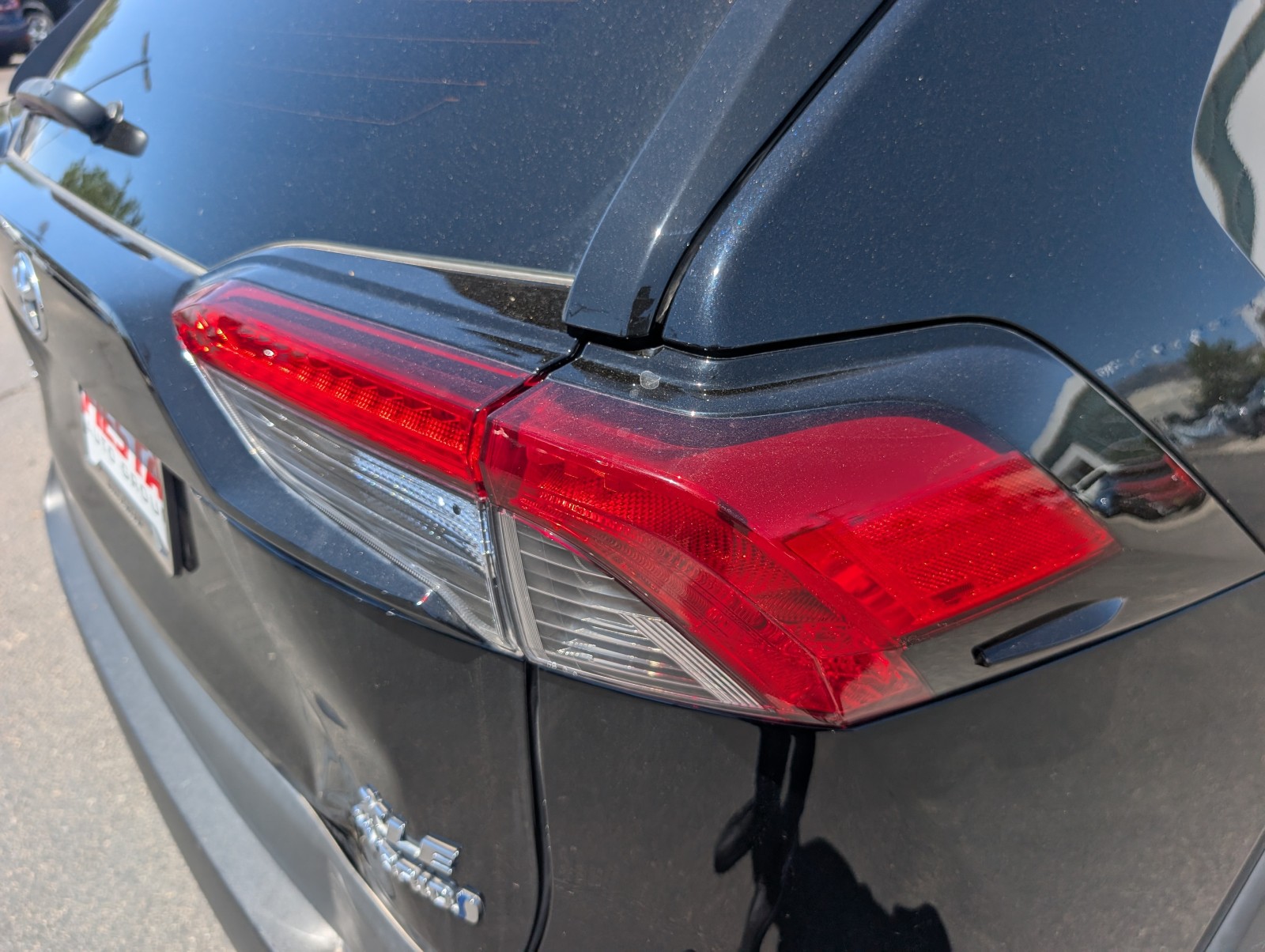 Used 2022 Midnight Black Metallic Toyota Hybrid XLE Premium image 33